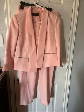 Black Label Light Pink Women's Two-Piece Blazer and Trousers